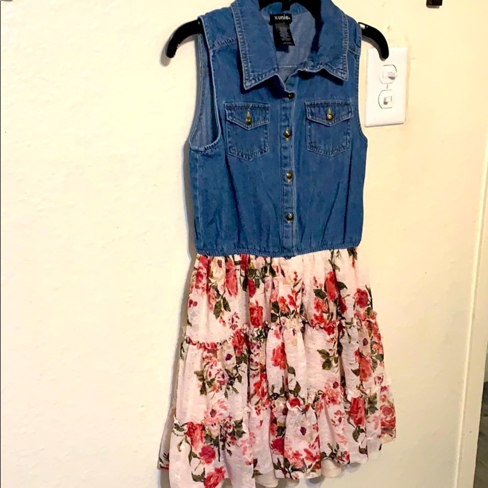 Girl’s Dress